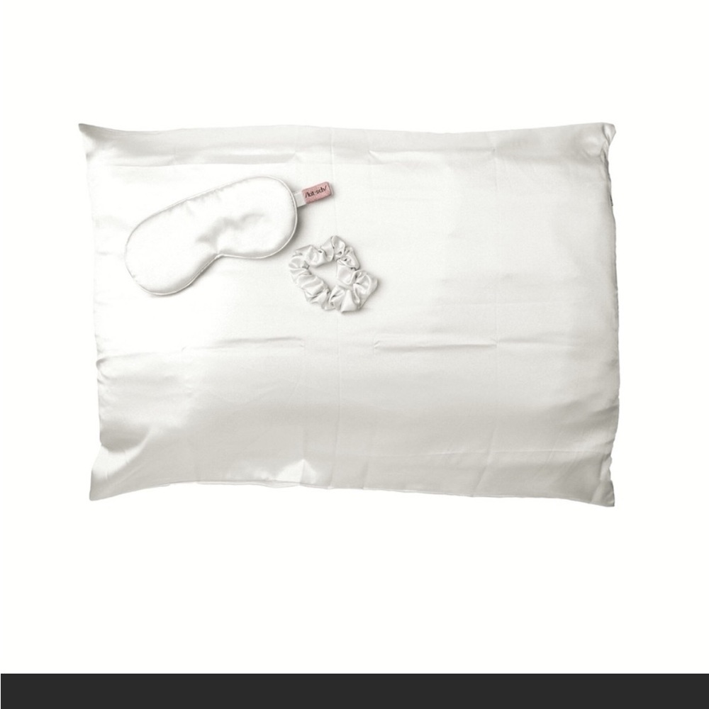 Kitsch Satin Sleep Set - Picture 2 of 3